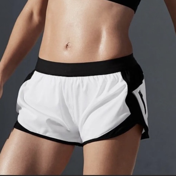 Victoria Sport Run Shorts White Lined - Picture 3 of 10